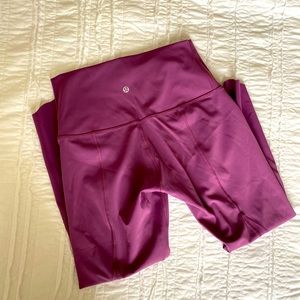 Lululemon excellent condition wunder under cropped size 8